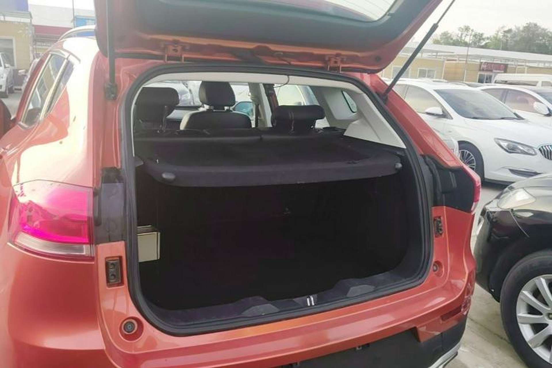 Used Haval H2s 2017 Red-Label 1.5T Dual-Clutch Comfort Model Trunk