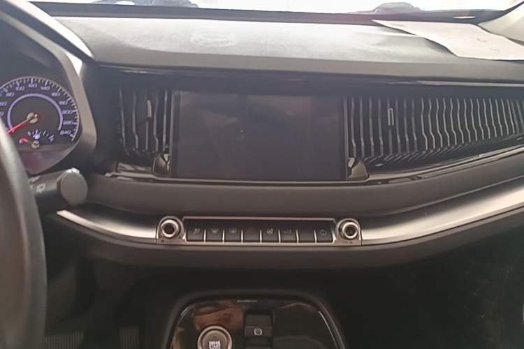 Used Haval H2s 2018 1.5T Dual-Clutch ZhiShang Model Audio And AC Panel