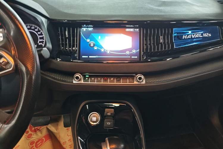 Used Haval H2s 2018 Red-Label 1.5T Dual-Clutch ZhiShang Model Audio And AC Panel