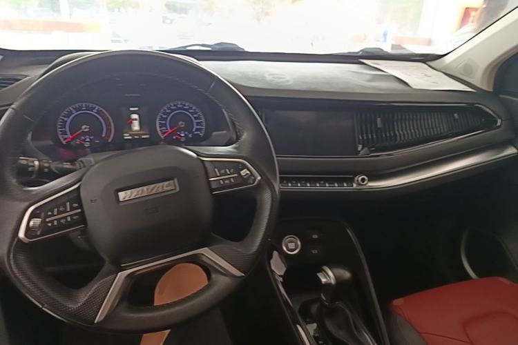 Used Haval H2s 2018 1.5T Dual-Clutch ZhiShang Model Center Console