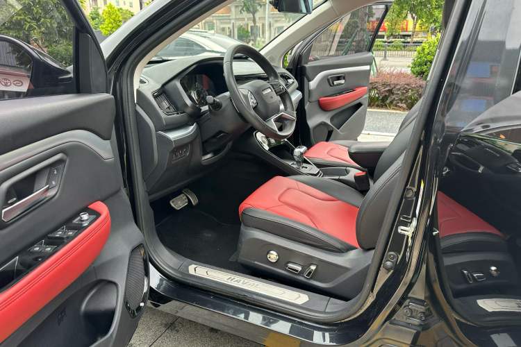 Used Haval H2s 2018 Red-Label 1.5T Dual-Clutch Luxury Model Interior 2