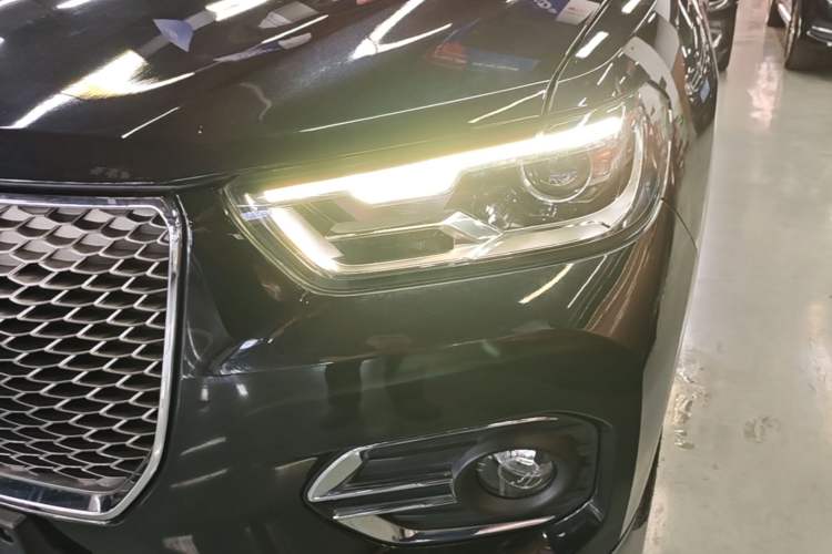 Used Haval H2s 2018 Red-Label 1.5T Dual-Clutch ZhiShang Model Left Front Headlight