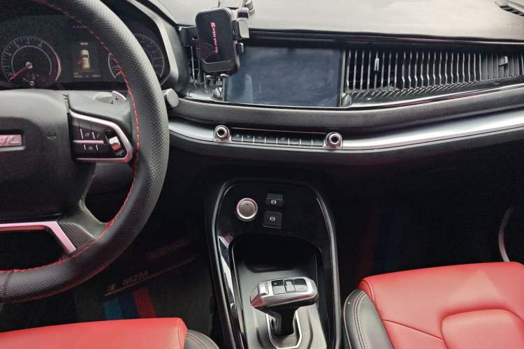 Used Haval H2s 2018 Red-Label 1.5T Dual-Clutch Elite Model Audio And AC Panel