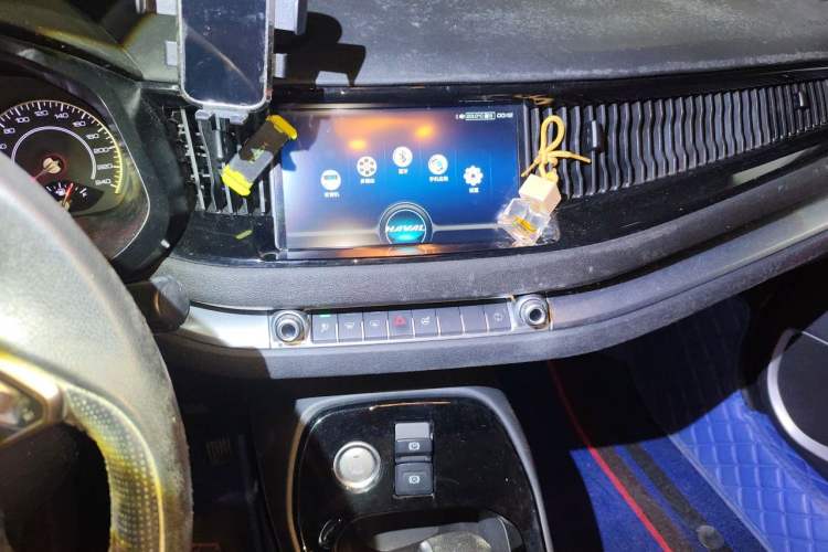 Used Haval H2s 2018 Blue Label 1.5T Dual-Clutch ZhiShang Model Audio And AC Panel