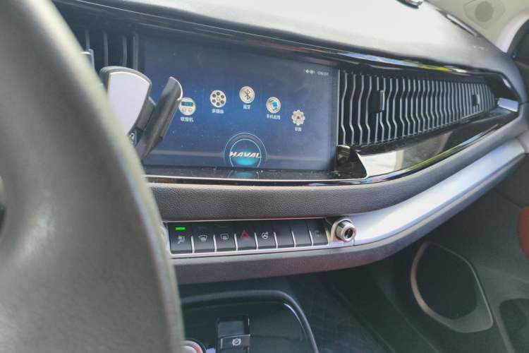 Used Haval H2s 2018 Blue Label 1.5T Dual-Clutch Fashion Edition Audio And AC Panel
