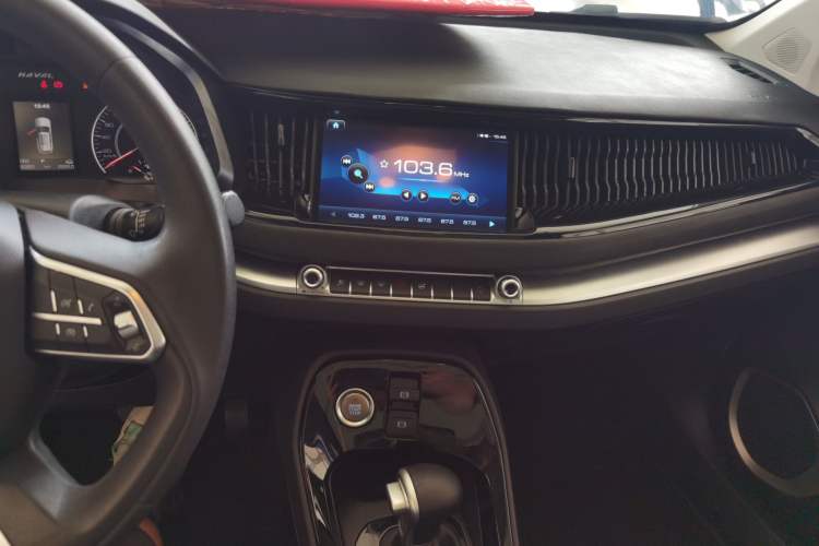 Used Haval H2s 2018 Blue Label 1.5T Dual-Clutch Fashion Edition Audio And AC Panel