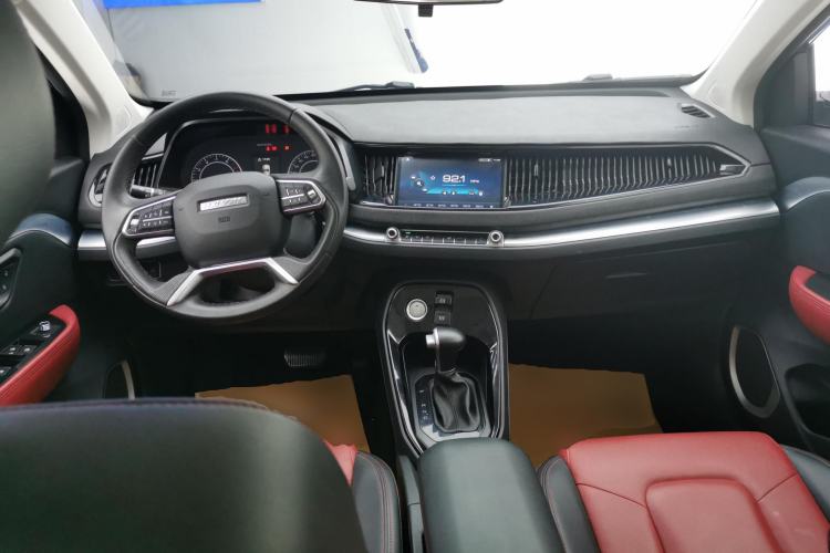Used Haval H2s 2018 Red-Label 1.5T Dual-Clutch ZhiShang Model Center Console