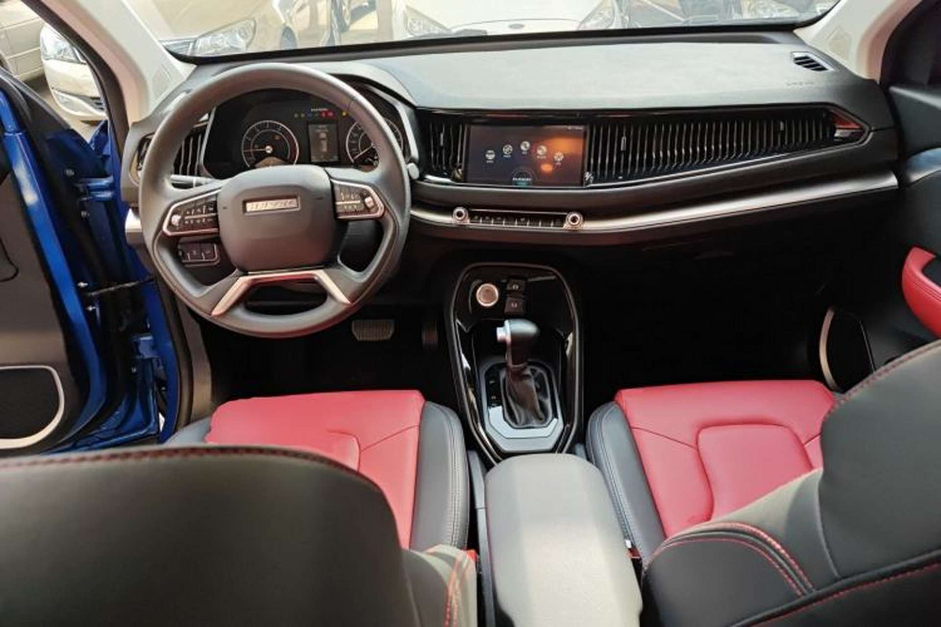 Used Haval H2s 2018 Blue Label 1.5T Dual-Clutch Fashion Edition Center Console
