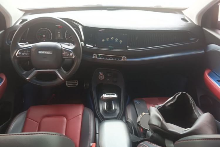 Used Haval H2s 2018 Red-Label 1.5T Dual-Clutch Luxury Model Center Console