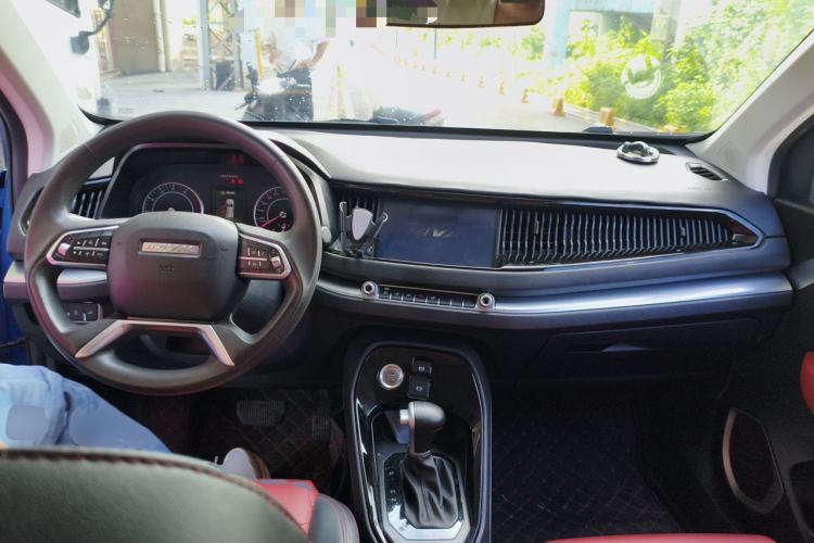 Used Haval H2s 2018 Blue Label 1.5T Dual-Clutch Fashion Edition Center Console