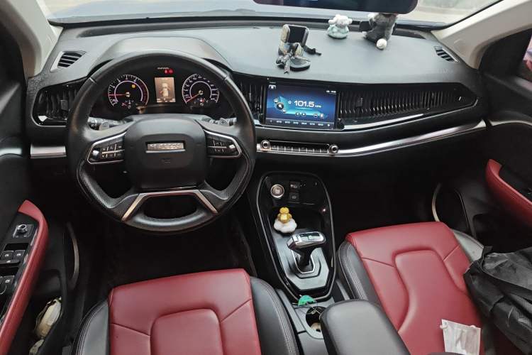 Used Haval H2s 2018 Red-Label 1.5T Dual-Clutch Elite Model Center Console