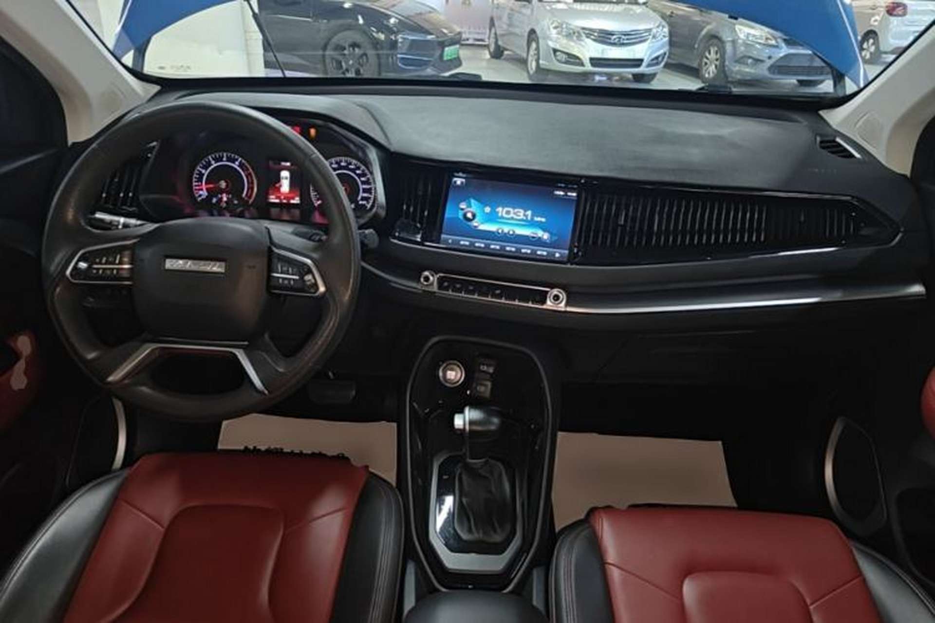 Used Haval H2s 2018 Blue Label 1.5T Dual-Clutch Fashion Edition Center Console