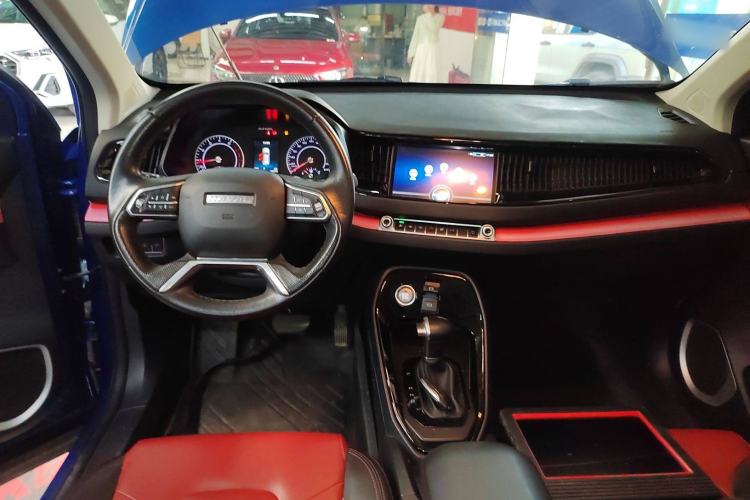 Used Haval H2s 2018 Red-Label 1.5T Dual-Clutch ZhiShang Model Center Console