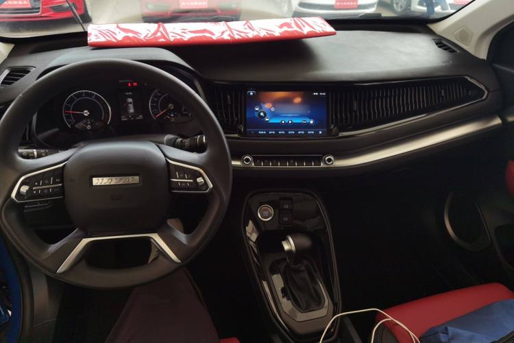 Used Haval H2s 2018 Blue Label 1.5T Dual-Clutch Fashion Edition Center Console