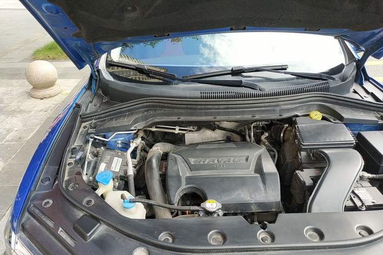 Used Haval H2s 2018 Red-Label 1.5T Dual-Clutch ZhiShang Model Engine Bay Right