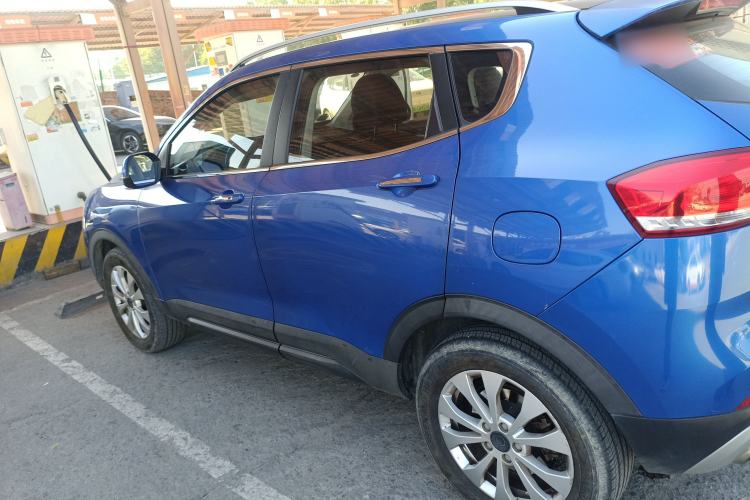 Used Haval H2s 2018 Blue Label 1.5T Dual-Clutch ZhiShang Model Exterior 3