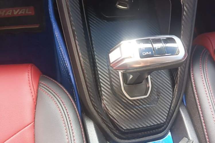 Used Haval H2s 2018 Red-Label 1.5T Dual-Clutch Luxury Model Gear Lever