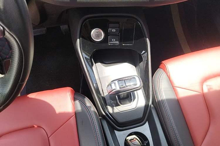Used Haval H2s 2018 Blue Label 1.5T Dual-Clutch Elite Model Gear Lever