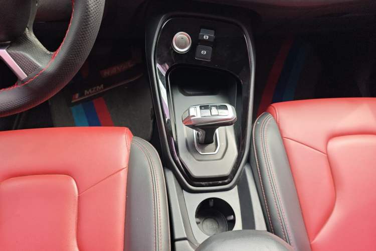 Used Haval H2s 2018 Red-Label 1.5T Dual-Clutch Elite Model Gear Lever