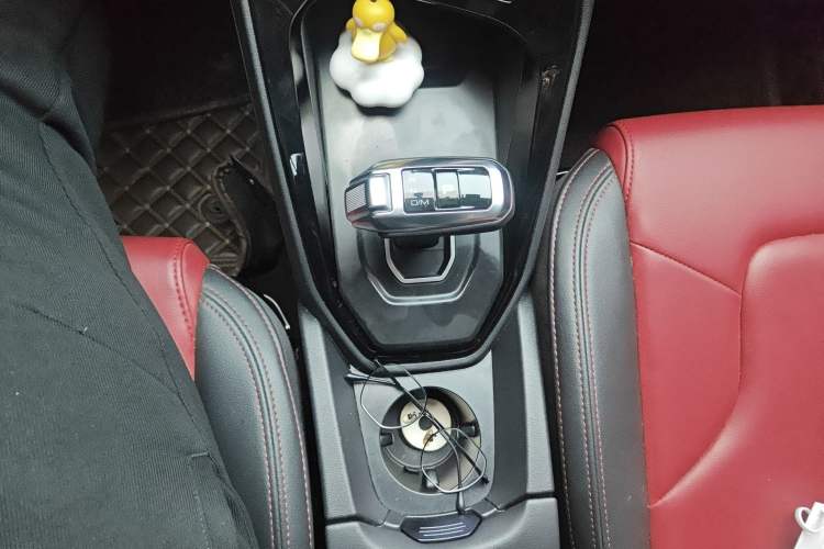Used Haval H2s 2018 Red-Label 1.5T Dual-Clutch Elite Model Gear Lever