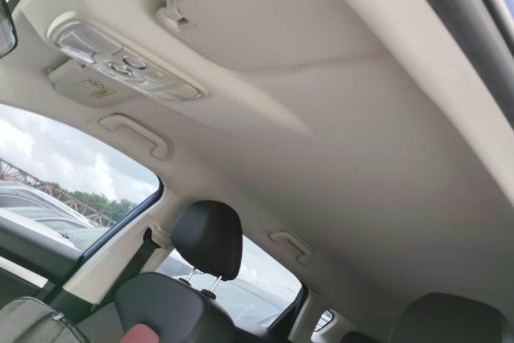 Used Haval H2s 2018 Blue Label 1.5T Manual Fashion Edition Headliner