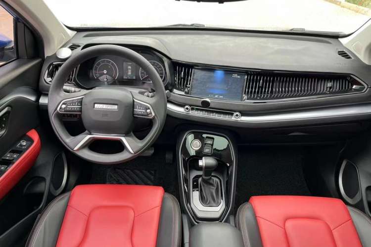 Used Haval H2s 2018 Blue Label 1.5T Dual-Clutch Fashion Edition Interior 1