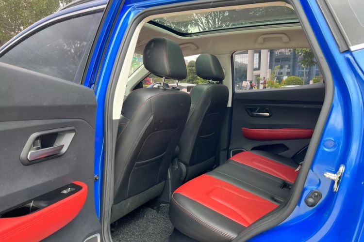 Used Haval H2s 2018 Blue Label 1.5T Dual-Clutch Fashion Edition Interior 2
