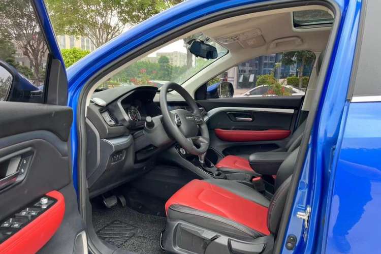 Used Haval H2s 2018 Blue Label 1.5T Dual-Clutch Fashion Edition Interior 3