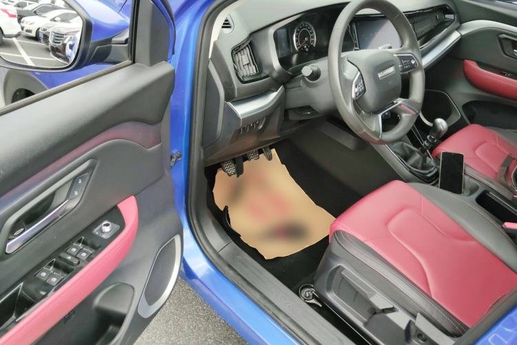 Used Haval H2s 2018 Blue Label 1.5T Manual Fashion Edition Interior 3