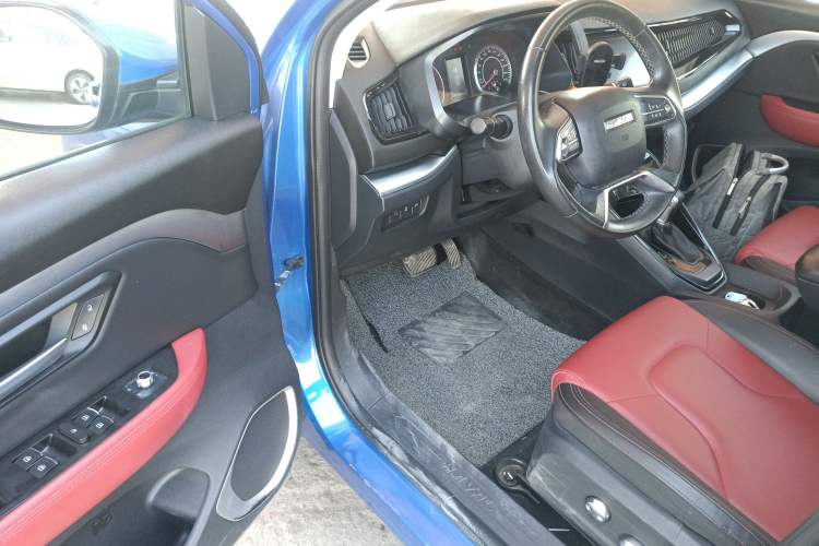 Used Haval H2s 2018 Blue Label 1.5T Dual-Clutch ZhiShang Model Interior 3