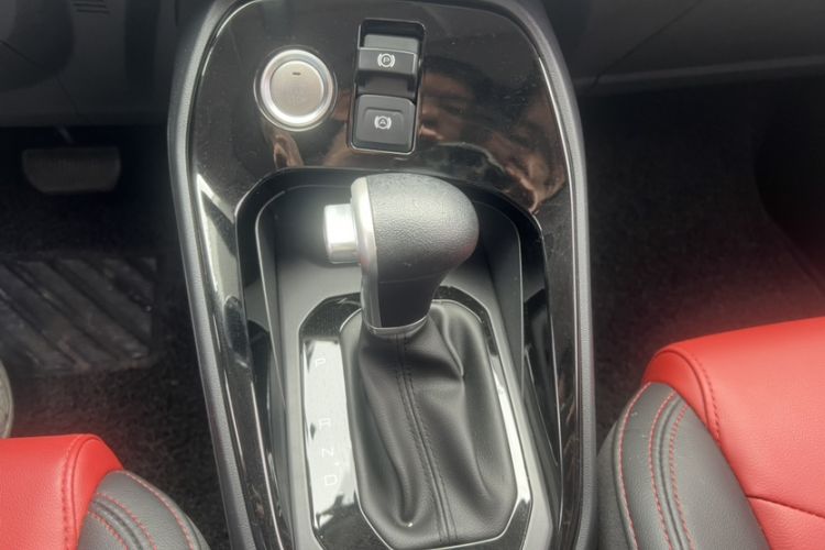 Used Haval H2s 2018 Blue Label 1.5T Dual-Clutch Fashion Edition Interior 5
