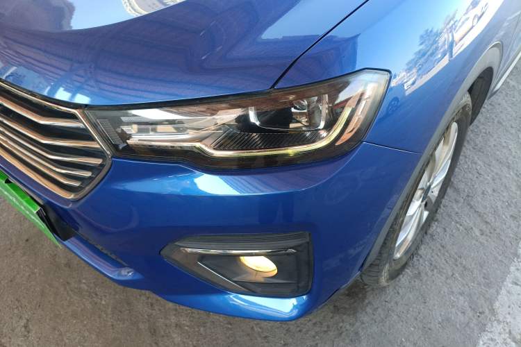 Used Haval H2s 2018 Blue Label 1.5T Dual-Clutch ZhiShang Model Left Front Headlight