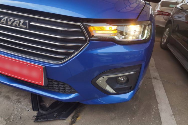 Used Haval H2s 2018 Blue Label 1.5T Dual-Clutch Fashion Edition Left Front Headlight