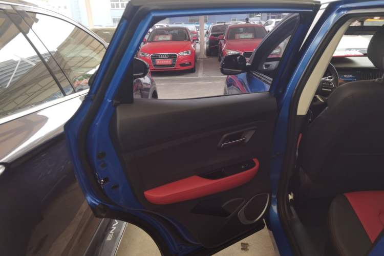 Used Haval H2s 2018 Blue Label 1.5T Dual-Clutch Fashion Edition Left Rear Door Interior