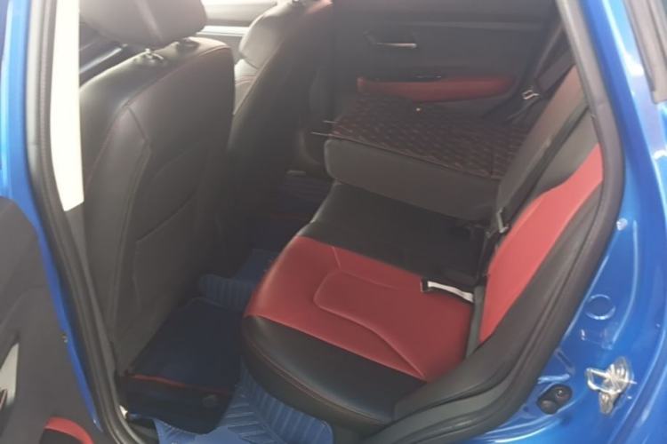 Used Haval H2s 2018 Red-Label 1.5T Dual-Clutch Luxury Model Left Rear Seat