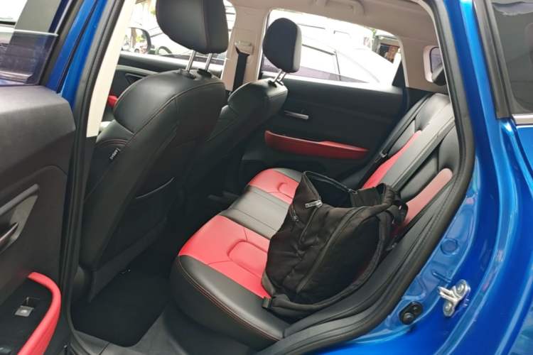 Used Haval H2s 2018 Red-Label 1.5T Dual-Clutch Luxury Model Left Rear Seat
