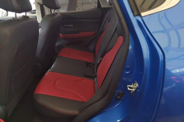 Used Haval H2s 2018 Blue Label 1.5T Dual-Clutch Fashion Edition Left Rear Seat