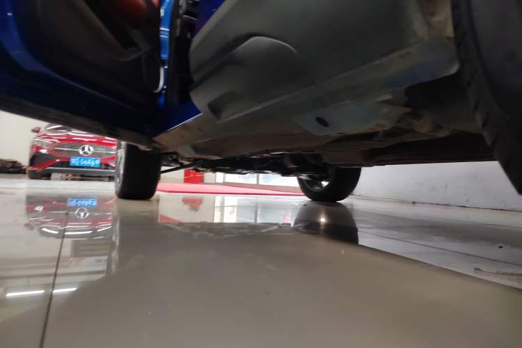 Used Haval H2s 2018 Red-Label 1.5T Dual-Clutch ZhiShang Model Left Side Sill