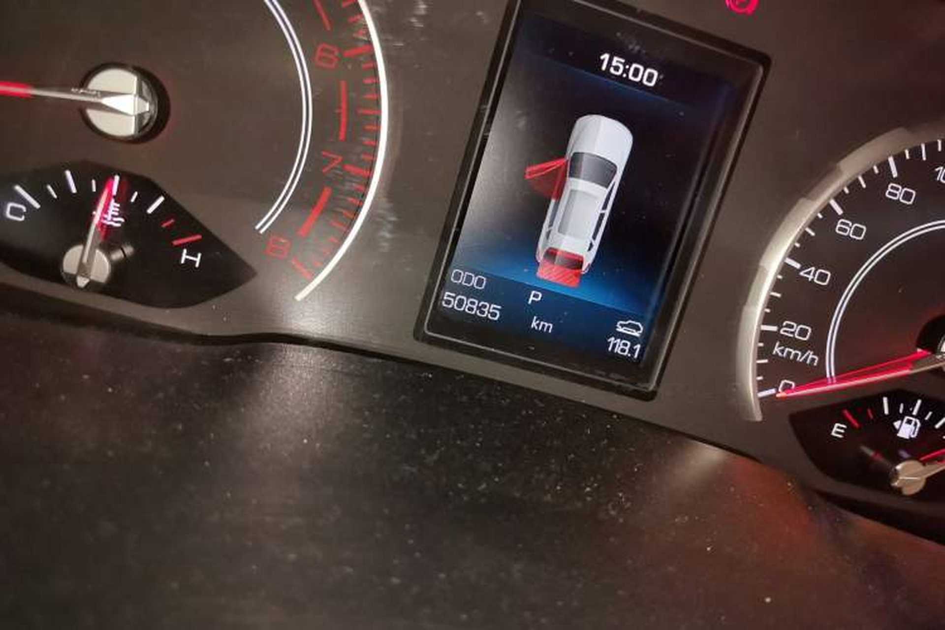 Used Haval H2s 2018 Red-Label 1.5T Dual-Clutch Fashion Edition Odometer Close Up