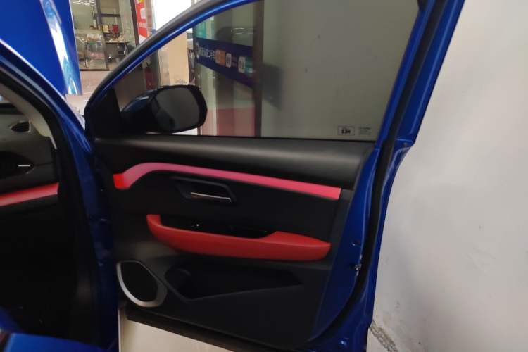 Used Haval H2s 2018 Red-Label 1.5T Dual-Clutch ZhiShang Model Right Front Door Interior