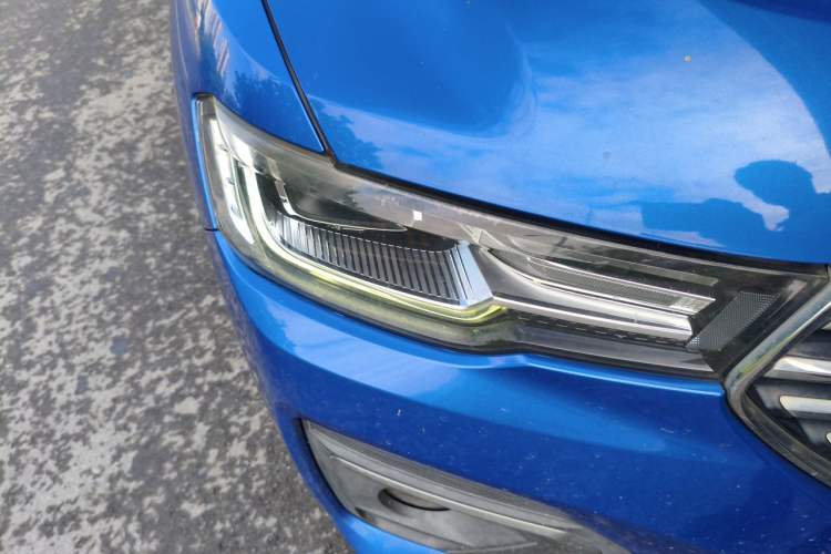 Used Haval H2s 2018 Blue Label 1.5T Dual-Clutch Fashion Edition Right Front Headlight