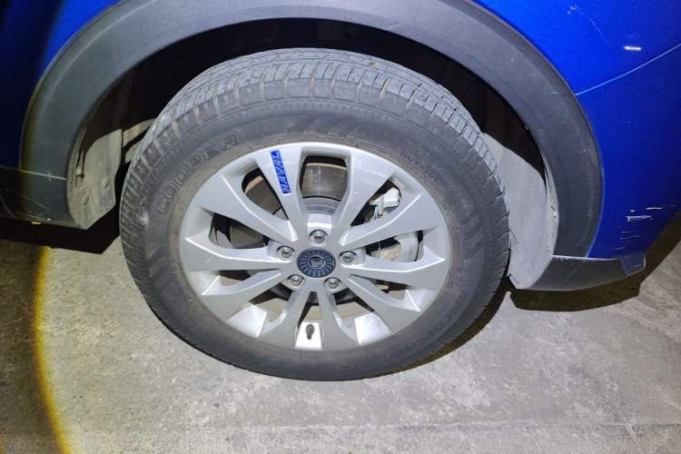 Used Haval H2s 2018 Blue Label 1.5T Dual-Clutch ZhiShang Model Right Front Wheel Hub