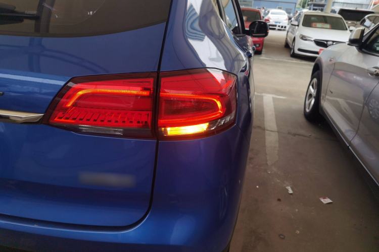Used Haval H2s 2018 Blue Label 1.5T Dual-Clutch Fashion Edition Right Rear Taillight