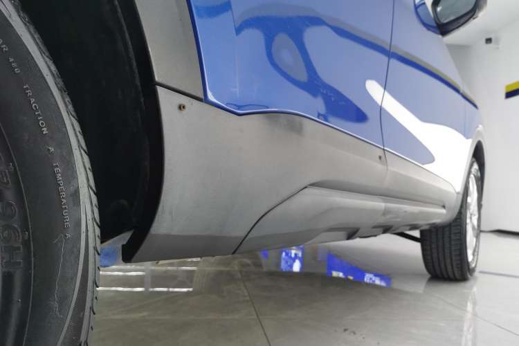 Used Haval H2s 2018 Red-Label 1.5T Dual-Clutch ZhiShang Model Right Side Sill
