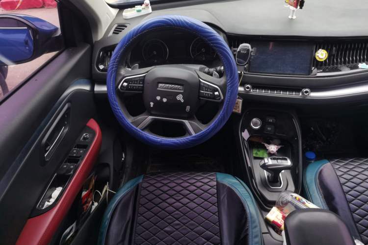 Used Haval H2s 2018 Red-Label 1.5T Dual-Clutch Luxury Model Steering Wheel