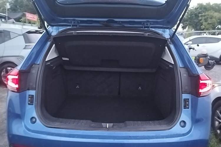 Used Haval H2s 2018 Blue Label 1.5T Dual-Clutch Luxury Model Trunk