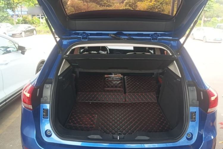 Used Haval H2s 2018 Red-Label 1.5T Dual-Clutch Luxury Model Trunk