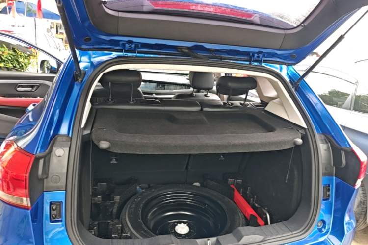 Used Haval H2s 2018 Red-Label 1.5T Dual-Clutch Luxury Model Trunk