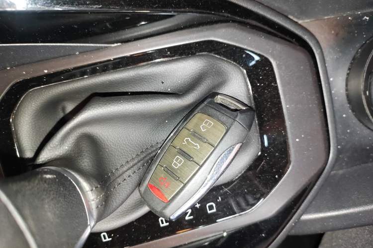 Used Haval H2s 2018 Red-Label 1.5T Dual-Clutch ZhiShang Model Vehicle Key