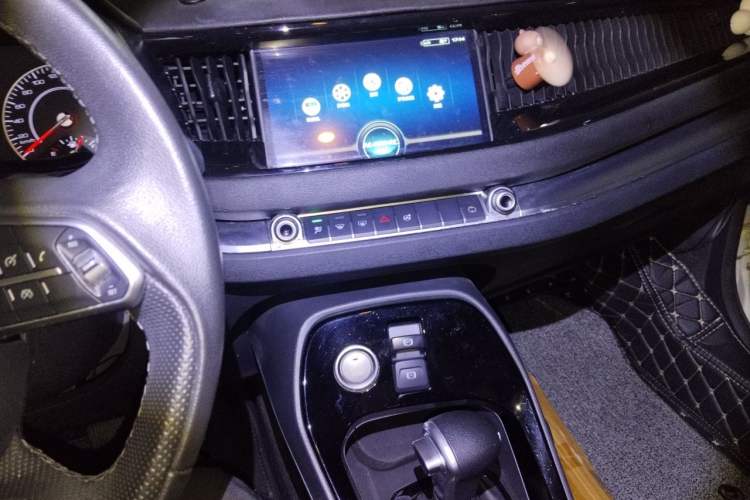 Used Haval H2s 2018 Blue Label 1.5T Dual-Clutch ZhiShang Model Audio And AC Panel